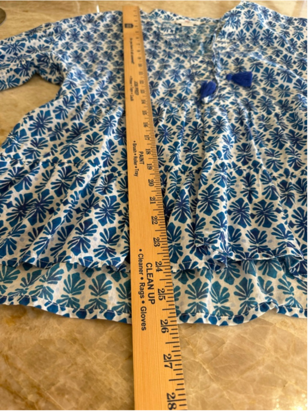 Vineyard Vines Blue & White Patterned Tunic Top M, tiered at bottom, tassel tie - Picture 6 of 10
